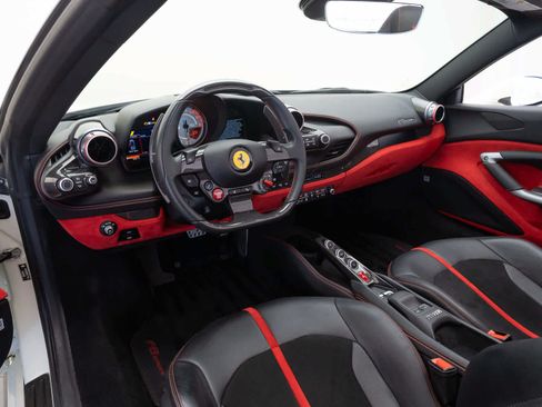 Certified 2022 Ferrari F8 Tributo RWD image 12