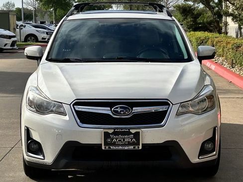 Used 2017 Subaru Crosstrek 2.0i Limited image 9