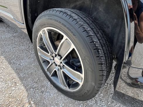Used 2019 GMC Acadia Denali w/ LPO, Floor Liner Package AWD/4WD image 28