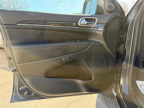 Used 2014 Jeep Grand Cherokee Overland image 10