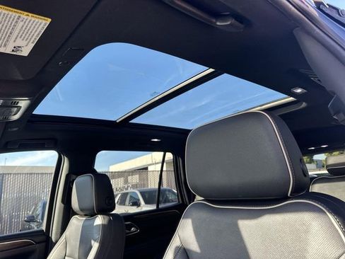 Used 2022 Chevrolet Tahoe Premier image 18