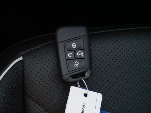Used 2024 Volkswagen Tiguan SEL R-Line w/ MDO Package, Two-Row AWD/4WD image 33