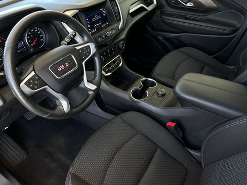 Used 2024 GMC Terrain SLE FWD image 9