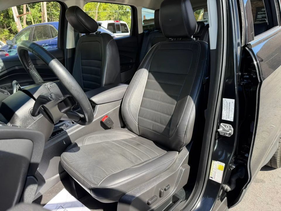Used 2018 Ford Escape SEL AWD/4WD image 12
