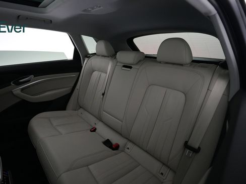 Used 2022 Audi e-tron Premium w/ Convenience Plus Package image 24