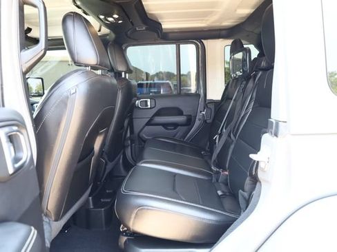 Used 2021 Jeep Wrangler Unlimited Sahara w/ Cold Weather Group AWD/4WD image 28