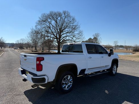 Used 2024 Chevrolet Silverado 3500 High Country w/ High Country Premium Package image 5