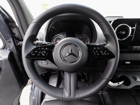 Used 2025 Mercedes-Benz Sprinter 2500 image 11