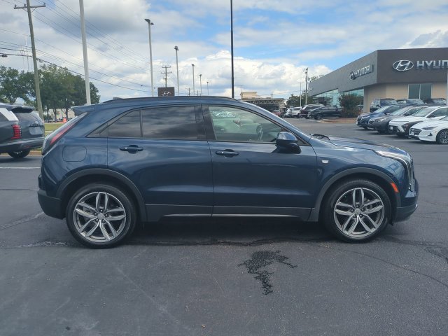 Used 2019 Cadillac XT4 Sport w/ Driver Assist Package FWD image 3