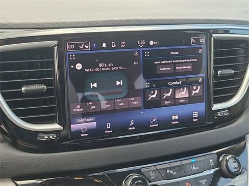 Used 2024 Chrysler Pacifica Touring-L image 34