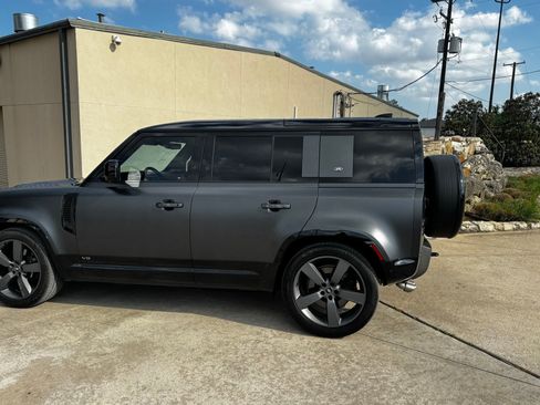 Used 2023 Land Rover Defender 110 Carpathian Edition image 3