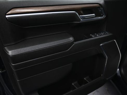 Used 2023 Chevrolet Silverado 1500 LT image 16