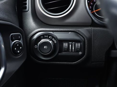 Used 2020 Jeep Wrangler Unlimited Sport AWD/4WD image 15