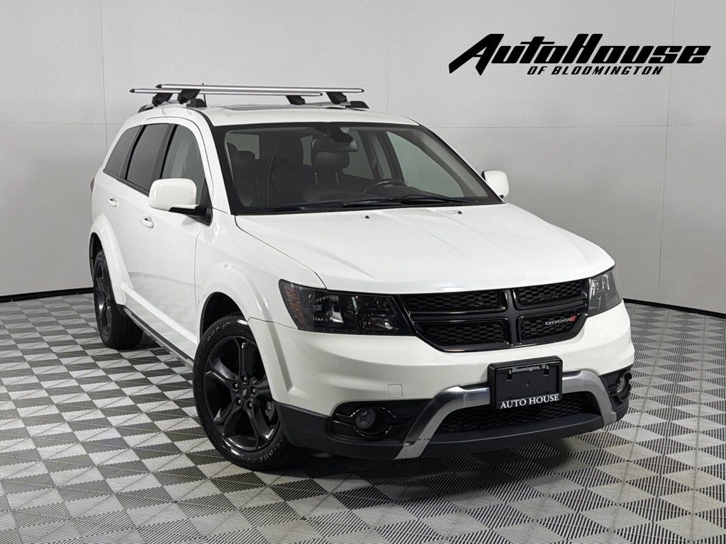 Used 2020 Dodge Journey Crossroad FWD image 1