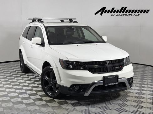 Used 2020 Dodge Journey Crossroad FWD image 1