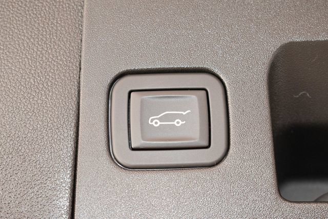 Used 2025 Cadillac XT5 Sportv w/ Technology Package AWD/4WD image 15