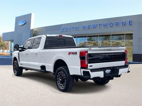 Certified 2025 Ford F350 Platinum w/ FX4 Off-Road Package image 4