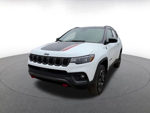 Used 2025 Jeep Compass Trailhawk image 7