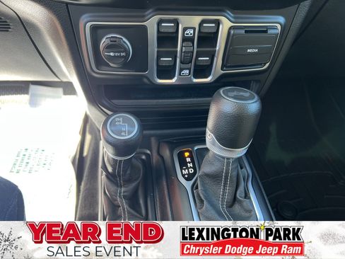 Used 2020 Jeep Wrangler Unlimited Sahara image 30