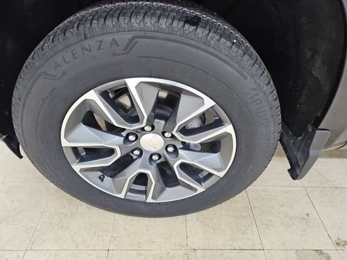 Used 2023 Chevrolet Silverado 1500 LT AWD/4WD image 22