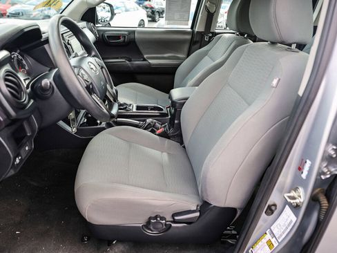 Used 2018 Toyota Tacoma SR image 8