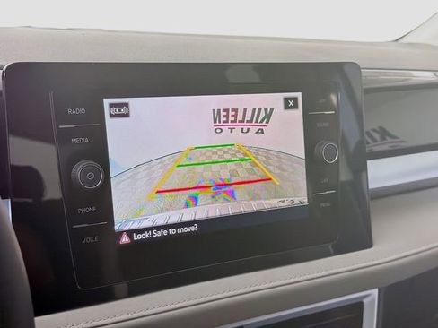 New 2026 Volkswagen Taos SE image 16