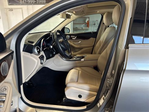 Used 2019 Mercedes-Benz GLC 300 image 9