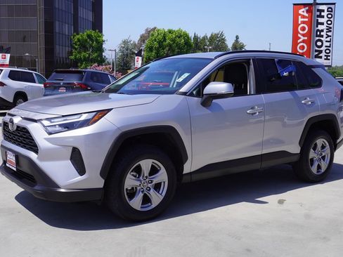 Certified 2025 Toyota RAV4 XLE FWD image 4