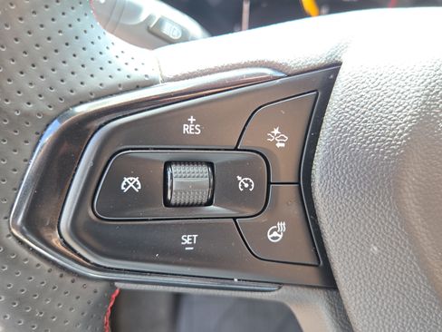 Used 2025 Chevrolet Trax RS w/ Driver Confidence Package FWD image 23