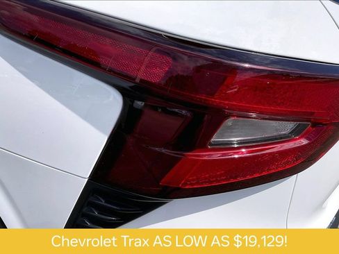 Used 2024 Chevrolet Trax LS w/ LS Convenience Package FWD image 29
