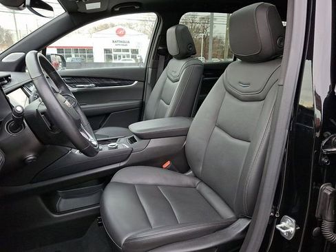 Certified 2025 Cadillac XT6 Premium Luxury image 15