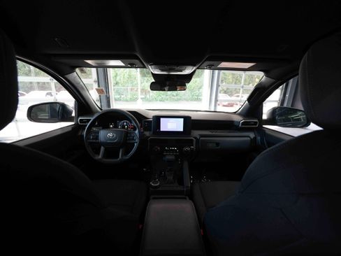 Used 2025 Toyota Tacoma SR AWD/4WD image 19