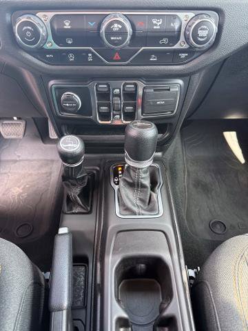 Used 2024 Jeep Gladiator Sport AWD/4WD image 14