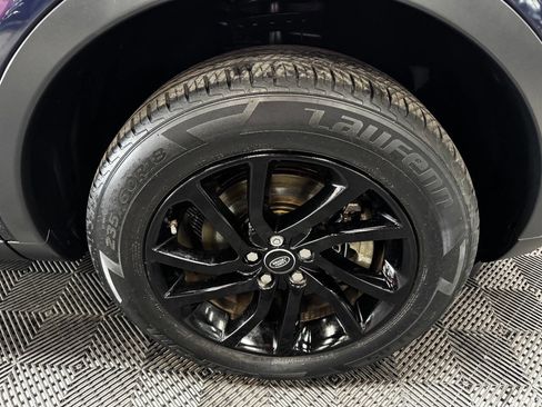 Used 2017 Land Rover Discovery Sport SE image 16