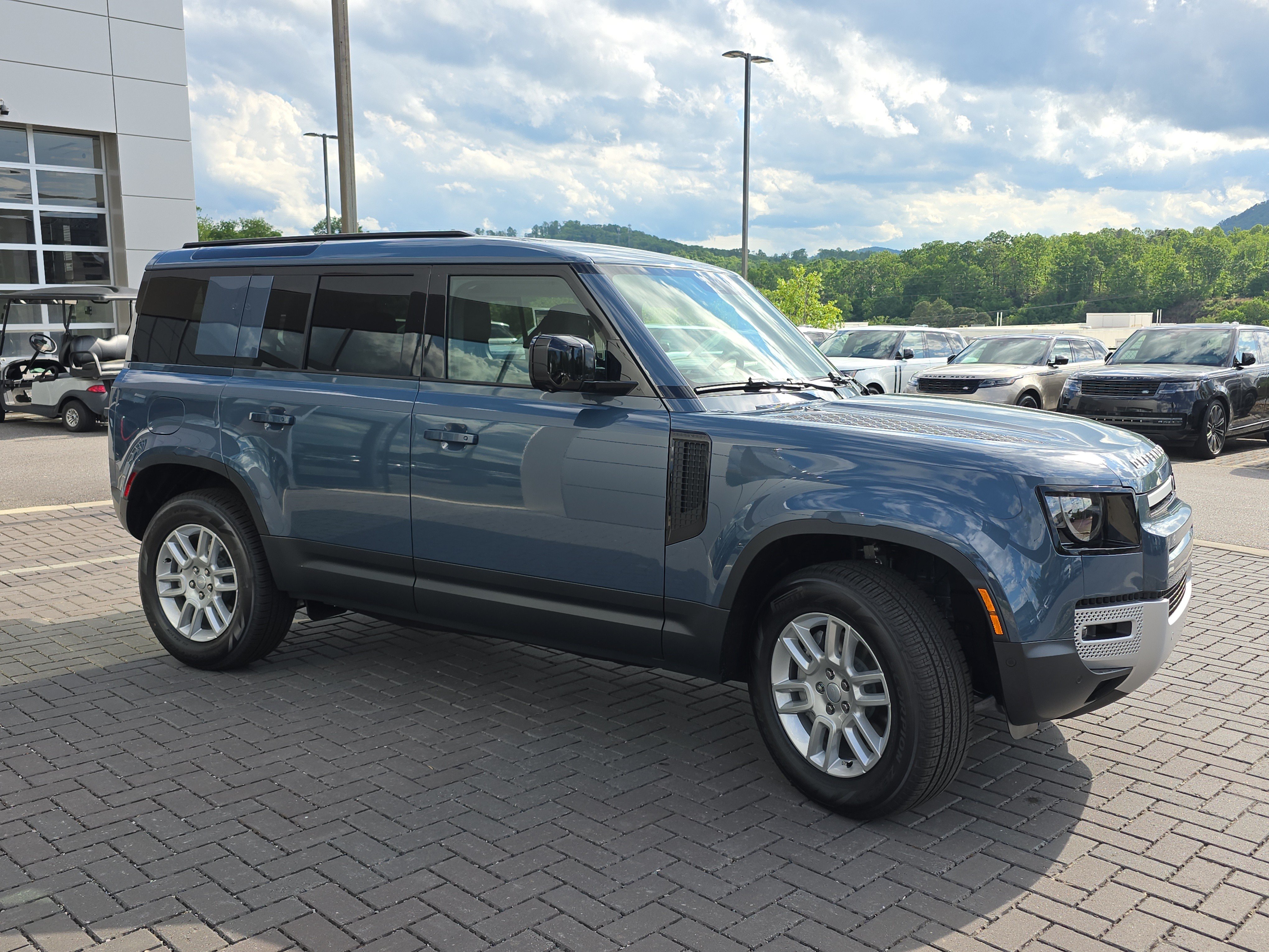 Used 2025 Land Rover Defender 110 S AWD/4WD image 3