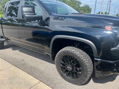 Used 2025 Chevrolet Silverado 2500 LT w/ Trail Boss Package AWD/4WD image 5