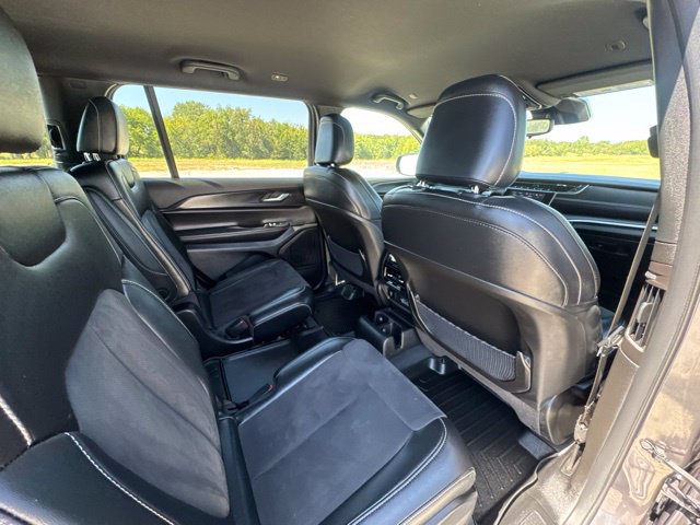 Used 2023 Jeep Grand Cherokee L Laredo RWD image 20
