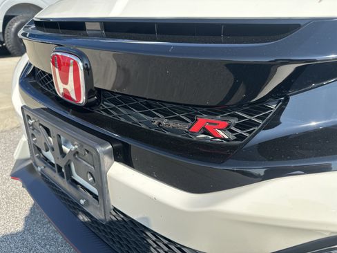 Used 2019 Honda Civic Type R image 9