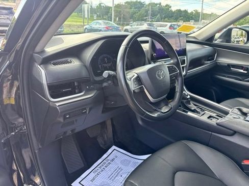 Used 2024 Toyota Grand Highlander AWD image 14