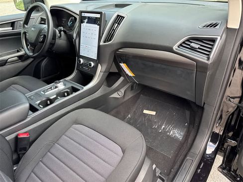 New 2024 Ford Edge SE image 13