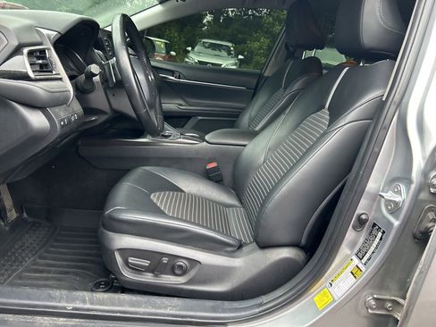 Used 2021 Toyota Camry SE FWD image 9