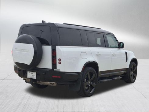 Used 2025 Land Rover Defender 130 X-Dynamic SE AWD/4WD image 5