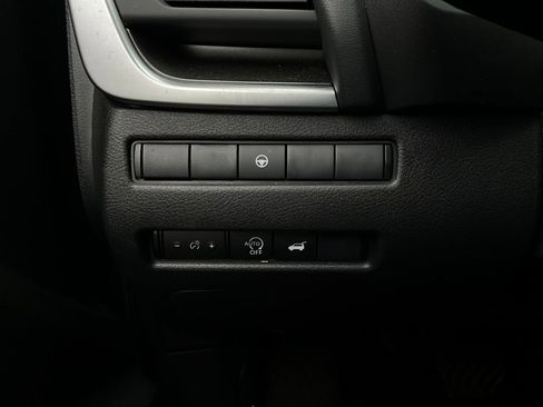 Used 2025 Nissan Rogue SV image 22