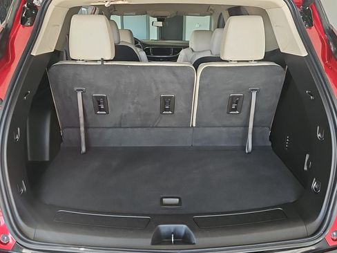 Used 2020 Buick Enclave Essence w/ Sound and Sites Package AWD/4WD image 11