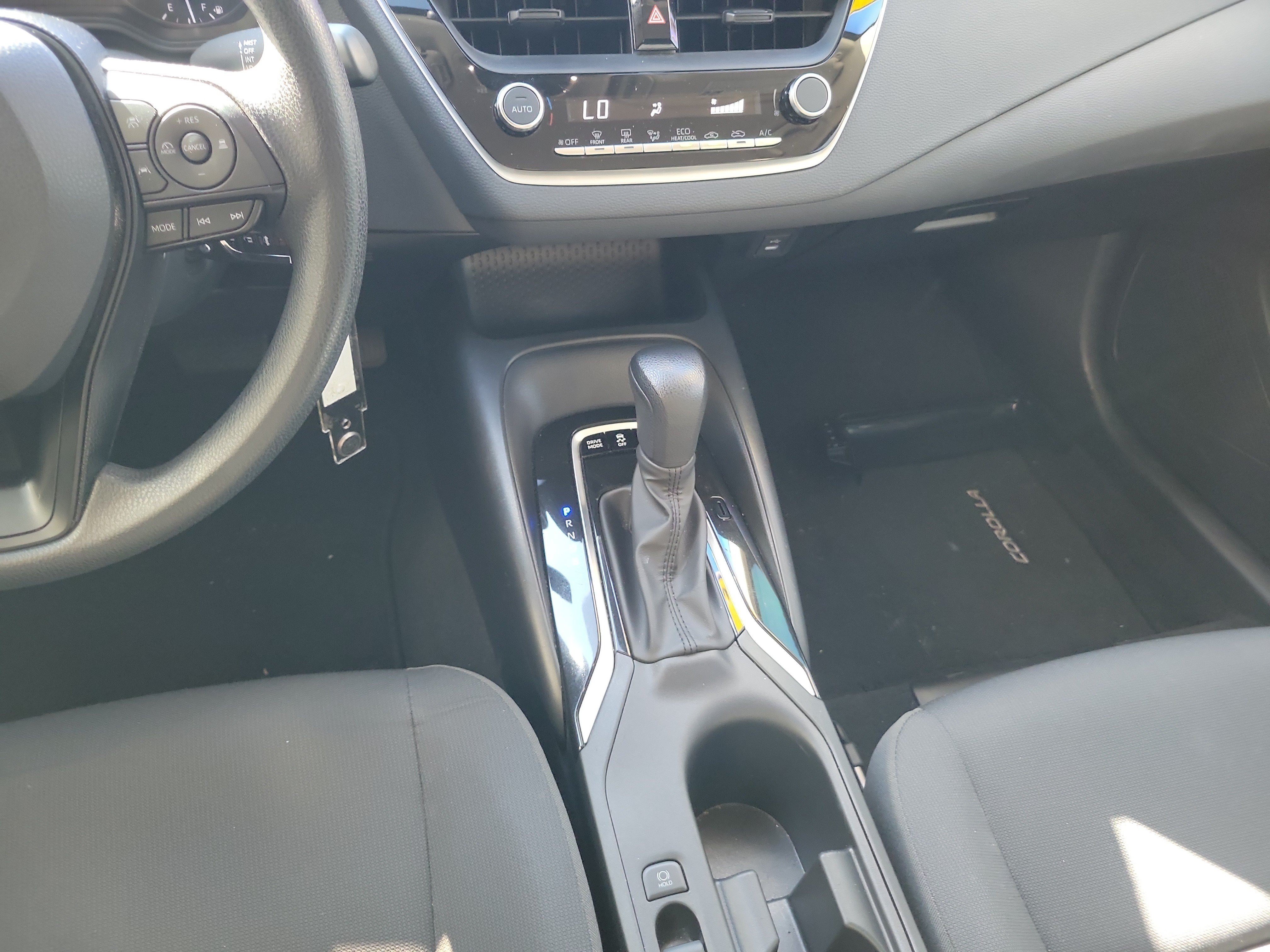 Used 2025 Toyota Corolla LE FWD image 19
