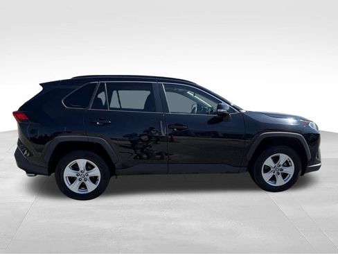 Used 2021 Toyota RAV4 XLE w/ Convenience Package FWD image 28