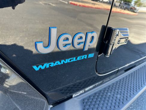 Used 2023 Jeep Wrangler Unlimited Sahara AWD/4WD image 32