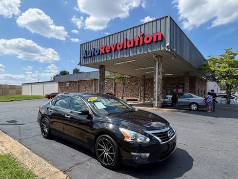 Used 2015 Nissan Altima 2.5 SV w/ Convenience Package FWD image 1