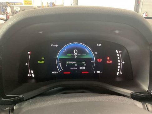 Used 2025 Toyota Camry LE image 14