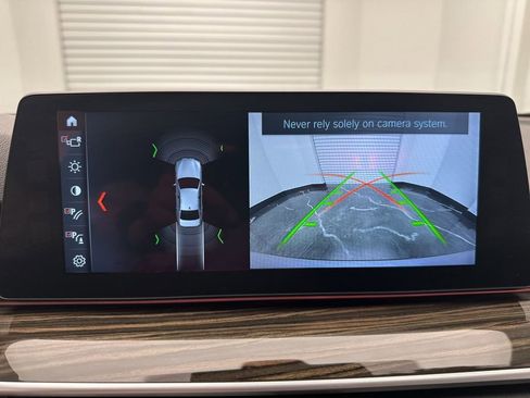 Used 2018 BMW 530i xDrive AWD/4WD image 22